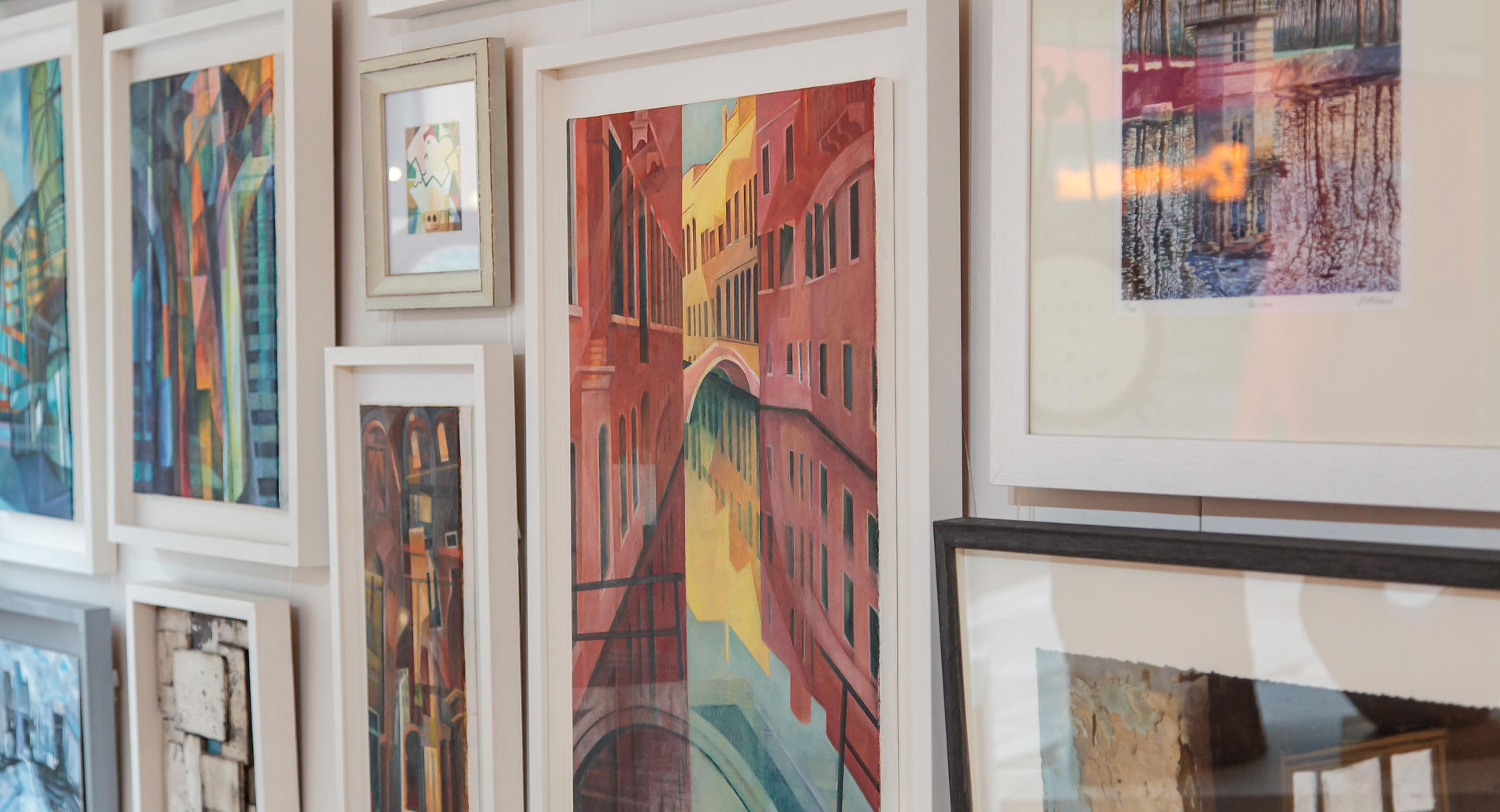 Artizan Gallery is an independent fine art gallery 